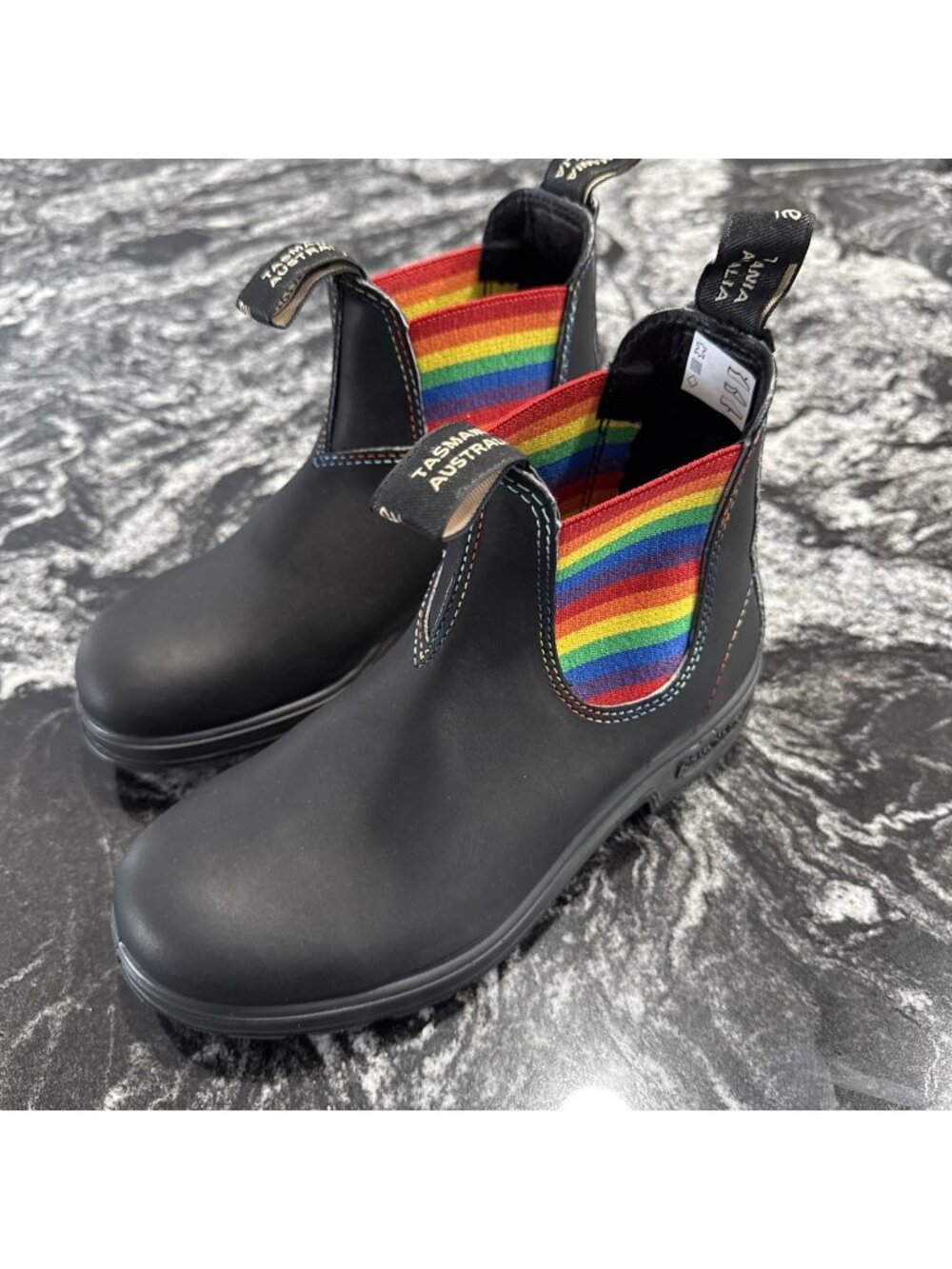 Blundstone 2105 Rainbow Chelsea Boots Black Women US Size 6.5 US NWOB